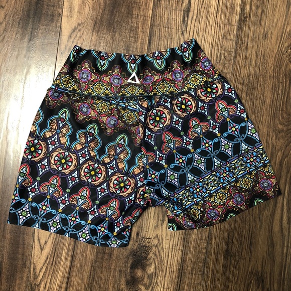 Prismsport Patterned Shorts - Picture 2 of 4